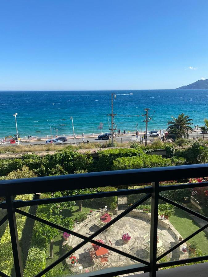 Villa Maupassant Bord De Mer Cannes Exterior photo